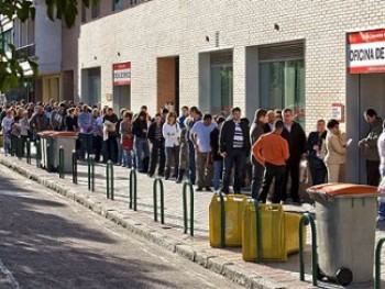 Безработица в Испании снизилась на 60,5 тысячи человек в апреле 2024 года